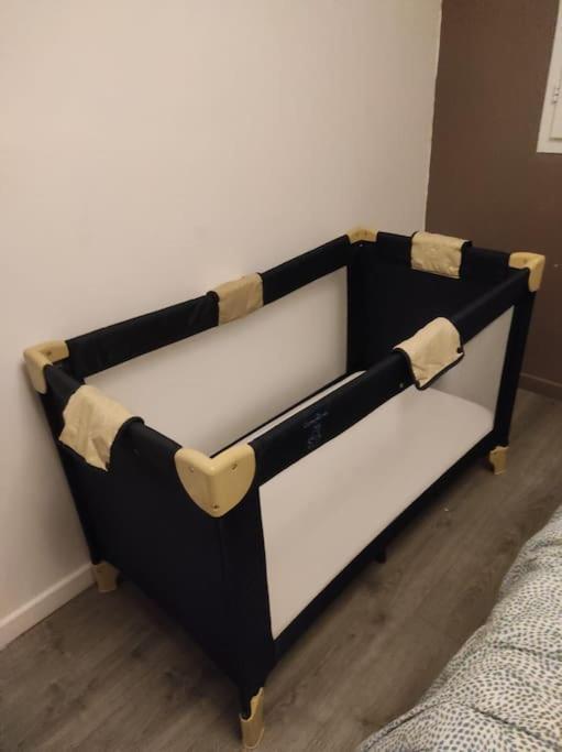 City & Cosy, Lyon Charcot- Wifi - Lave Linge - Balcon - Parking Lião Exterior foto