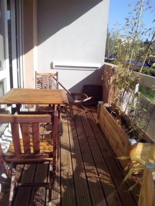City & Cosy, Lyon Charcot- Wifi - Lave Linge - Balcon - Parking Lião Exterior foto