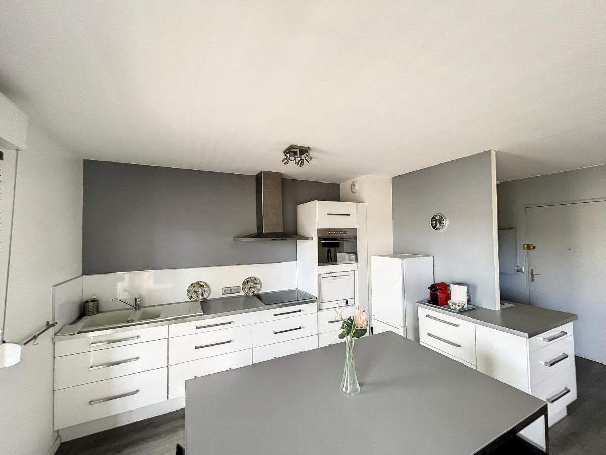 City & Cosy, Lyon Charcot- Wifi - Lave Linge - Balcon - Parking Lião Exterior foto