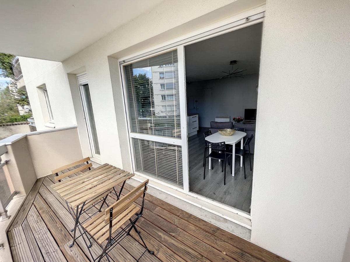 City & Cosy, Lyon Charcot- Wifi - Lave Linge - Balcon - Parking Lião Exterior foto