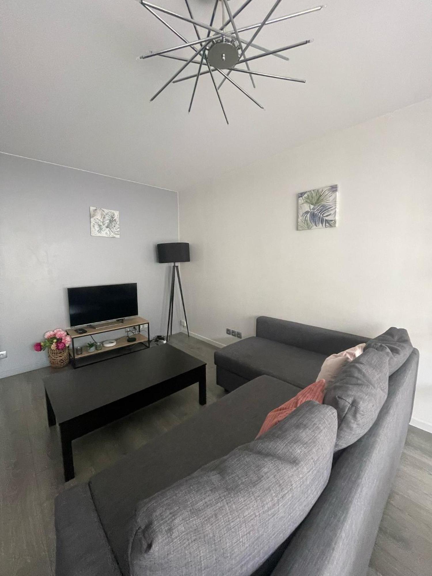 City & Cosy, Lyon Charcot- Wifi - Lave Linge - Balcon - Parking Lião Exterior foto