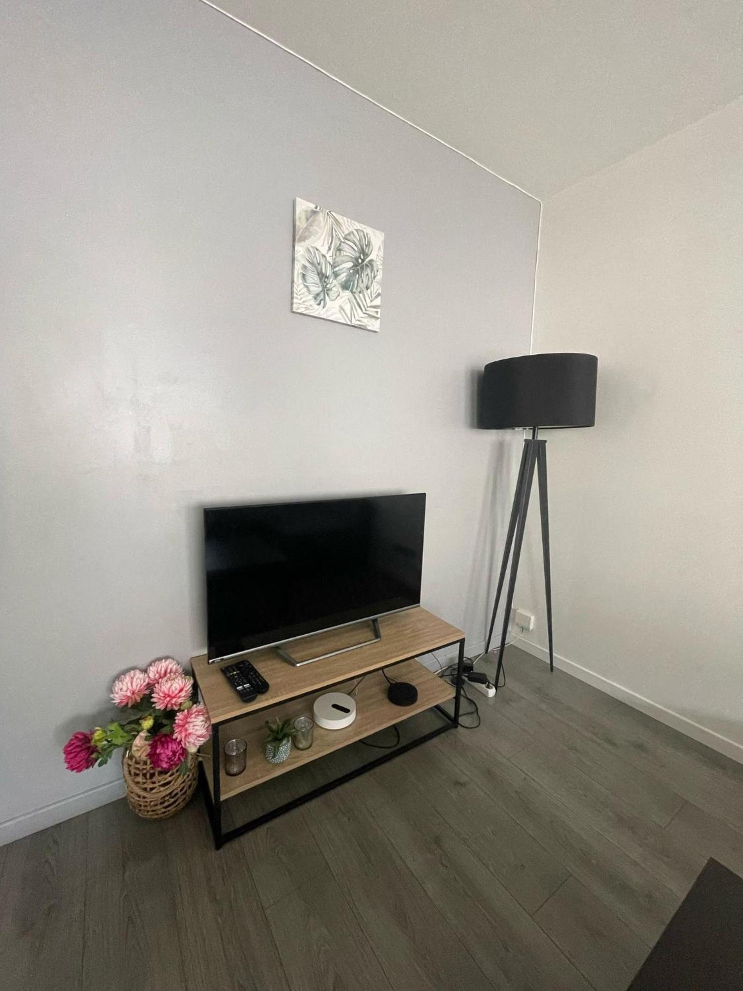 City & Cosy, Lyon Charcot- Wifi - Lave Linge - Balcon - Parking Lião Exterior foto