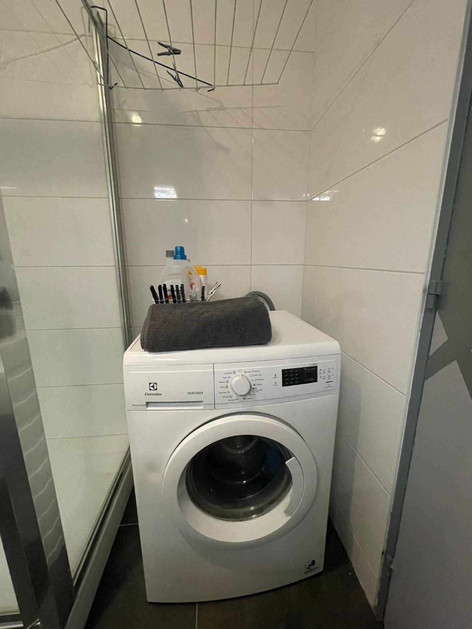 City & Cosy, Lyon Charcot- Wifi - Lave Linge - Balcon - Parking Lião Exterior foto